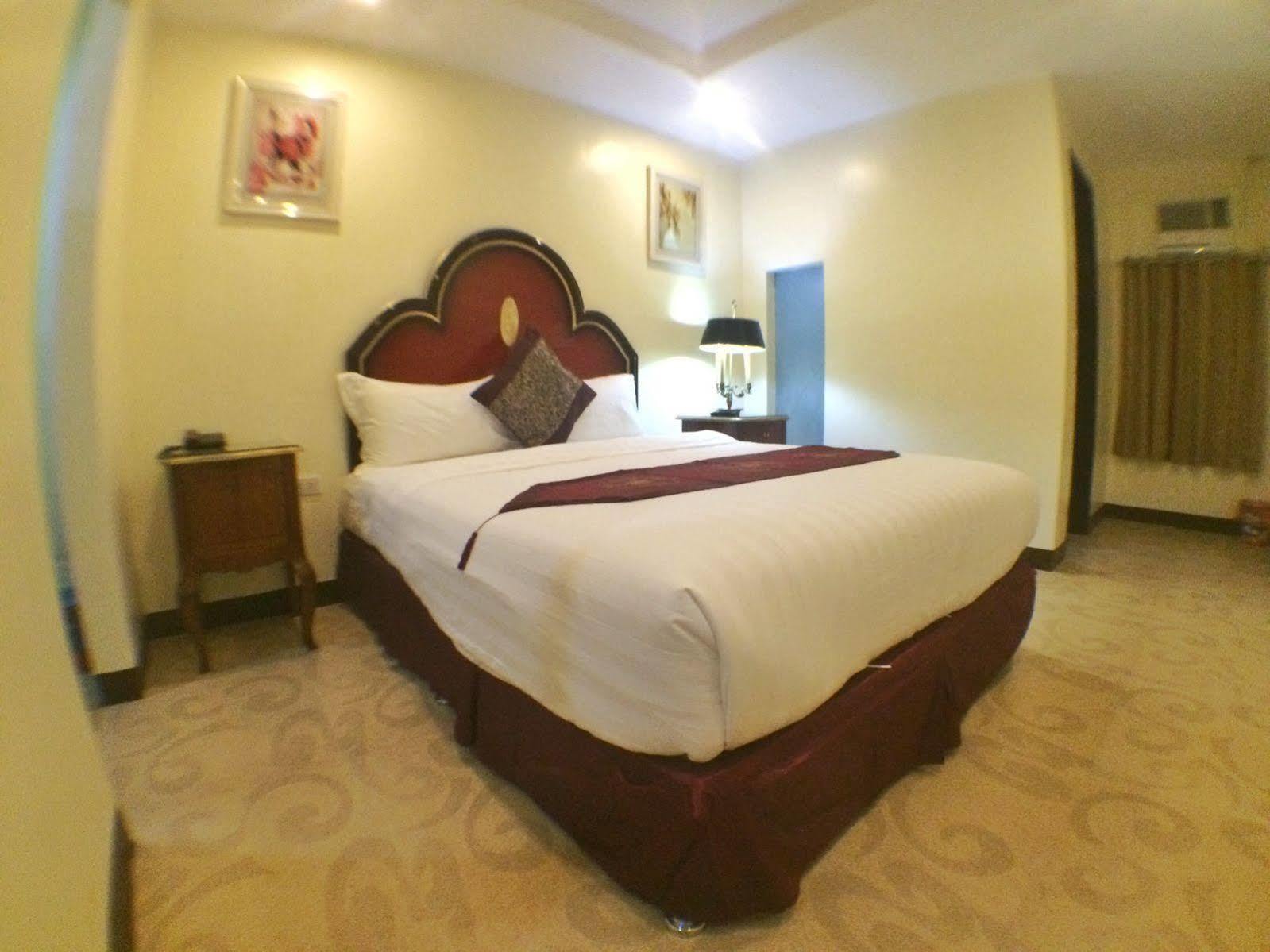 Rainbowland Hotel Olongapo Extérieur photo